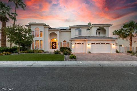 Nestled within secure embrace of guard-gated Hillsboro Heights. This fully remodeled hm is a modern masterpiece that seamlessly blends sophistication w/warmth & comfort. The moment you walk through the door of this stunning home & see soaring ceiling...