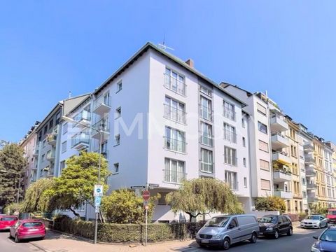 Are you looking for an impressive property in a top location in Frankfurt? Then we have just the thing for you! Our offer includes two high-quality condominiums, which are located in an absolutely excellent location, directly on the famous Bergerstra...