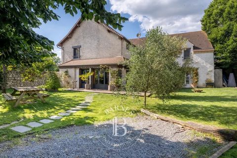 BARNES is listing, at the heart of the village of Chavenay, a property comprising a 195m² (2,099 sq ft) house and a 65m² (700 sq ft) self-contained apartment. Set on a 583m² (6,275 sq ft) plot. The ground floor of the house has a double-sized recepti...