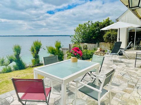 Â  Exklusiv bei© Pierres et Mer, um mit dem großen Blau aufzuwachen©, gönnen Sie sich ein Haus mit Meerblick! In©idealer Lage©direkt am Meer in Concarneau genießt dieses Stadthaus eine außergewöhnliche Lage mit direktem Zugang zum Strand. Das Anwesen...