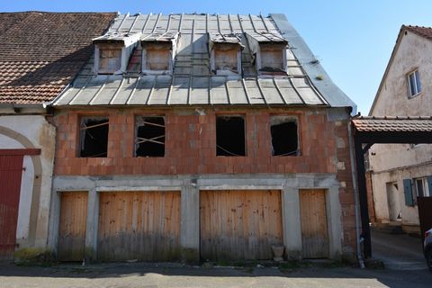À Bouxwiller Immeuble brut à rénover, fort potentiel sur 3 niveaux