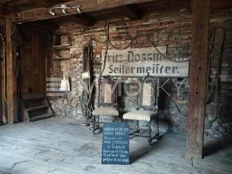 Mitten im idyllischen Oderberg liegt ein außergewöhnliches Anwesen ein Ort, der nicht nur durch seine historische Architektur beeindruckt, sondern vor allem durch das, was hier entstanden ist: ein pulsierender Treffpunkt für Kunst, Kultur und kreativ...
