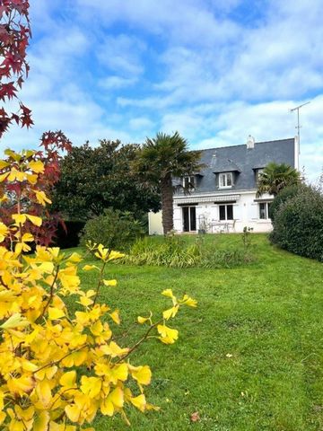 En plein coeur de St Lyphard: grands volumes et joli jardin!