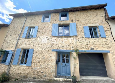Maison de ville en pierre, avec jardin et garage