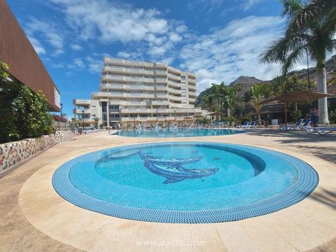 We are pleased to offer for sale this beautiful property in one of the most prestige complexes in the area of Los Gigantes and Puerto de Santiago . Gigansol del Mar is possibly one of the best built properties and this apartment is one of the best lo...