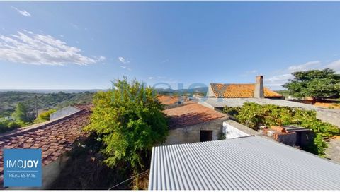 Situated in the parish of Bugalhos, in Alcanena, this villa offers you the possibility to live in the countryside, with spectacular views and only 10 minutes from Alcanena. This villa has three bedrooms, living room, kitchen and another kitchen that ...