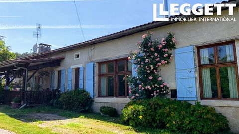 A21399SHH16 - Situated 2 minutes from a bakers and restaurant and only 7 minutes from Aubeterre sur Dronne, classed as one of the prettiest villages in France. The property is mainly on one floor level, with a few steps throughout. Information about ...