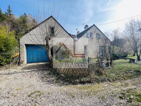 In a quiet hamlet of the town of MAS D'ORCIERES, house of about 184 m2 of living space spread over two levels. It comprises on the ground floor: A veranda, a dining room, a living room, a kitchen, a pantry, a laundry room, a bedroom with dressing roo...