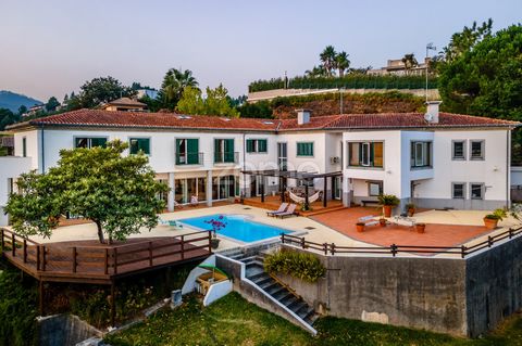 Property ID: ZMPT560114 Get ready to embark on a journey that exceeds all your expectations, where every nook and cranny of this magnificent T4 property is an invitation to experience absolute charm. Welcome to the heart of Pessegueiro do Vouga, a ma...