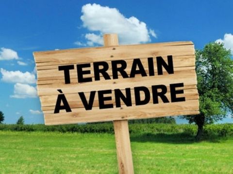 Dpt Charente Maritime (17), à vendre SAINT JEAN D'ANGELY terrain environ 1350m²