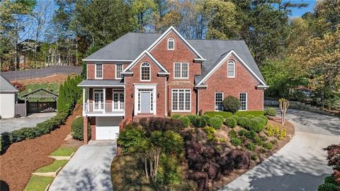 An Absolute Steal for Vinings Glen Swim & Tennis Community! Estate home well maintained and ready for you to make it home! Nestled in a highly desired school district, conveniently located near all the attractions of Atlanta, especially all of the Sm...