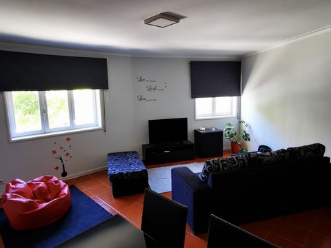 Nice apartment with terrace and really good location (300m to Metro and downtown) 2 bedrooms available for 1400€/month (max 4 guests) Or 1 bedroom for 1000€/month (max 2 guests)
