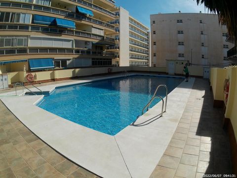 Our 'Colegio' studio in Torremolinos is located very close to the center, more or less 10 min walk from the train station which is located in the middle of all. Great way to come if you come from the airport. If you want to enjoy the beach 'El Bajond...