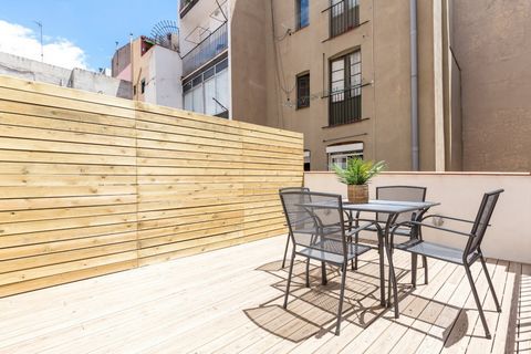 Impressive apartment with a marvelous private terrace,in a modern four-flats building (one flat per floor), completely renovated with the latest technology in the market. It has an elevator with direct private access to the flat, free high-speed inte...
