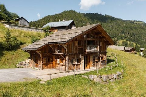 La Clusaz, Aravis Valley, 100 m from the ski-in/ski-out slopes and 250 m from the Etale telemix, a magnificent chalet built entirely in old wood in 2005.  With a surface area of 164.21 m2 of floor area, it consists of 4 bedrooms + dormitory, 2 shower...