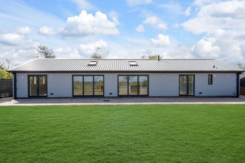 *** Open House Saturday 27 April 10:30am to 12:30pm*** A tastefully finished countryside single storey barn conversion boasting a large open plan kitchen/living area with two sets of bi-fold doors showcasing the far-reaching Worcestershire views. The...