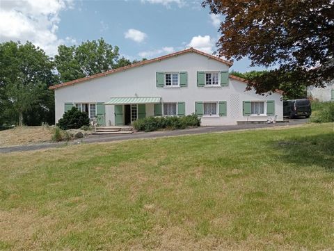 An attractive modern house in a rural setting only a few minutes’ drive from the town of Moncoutant-sur-Sèvre, where there are a good range of shops and services including Pescalis fishing centre. 20 minutes south of the sous prefecture town of Bress...