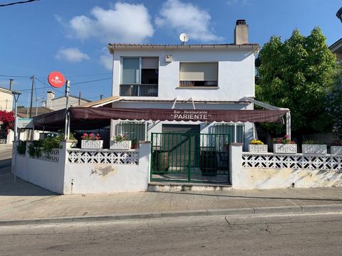 Restaurant « Pariente » très populaire dans la région pour son bon travail qui a une maison indépendante, le tout dans le centre de Segur de Calafell, très proche du CAP, de l’institut de Segur de Calafell et de la sortie et de l’entrée de la C-32. L...
