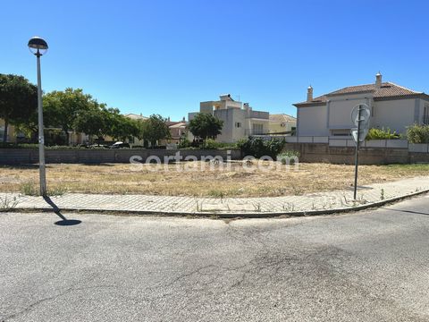 Plot of land for construction with an area of 500m2 in Montenegro, situated within a very quiet condominium near Faro beach and the airport. Possibility to build a detached villa with a basement and two floors with a total area of 300m2, with or with...