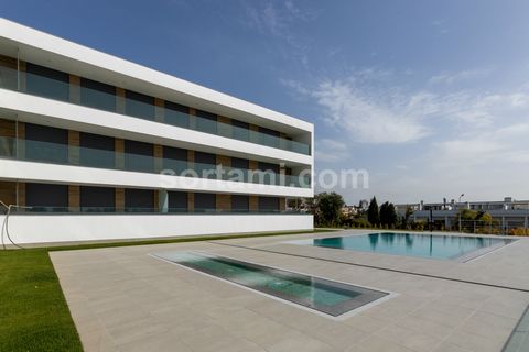 Luxurious private condominium, consisting of only 18 flats, with swimming pool, gardens and sea views, located about 1 km from the beaches, 100 meters from shops, cafes and restaurants and 10 minutes walk from the city centre. The flats range from 1 ...