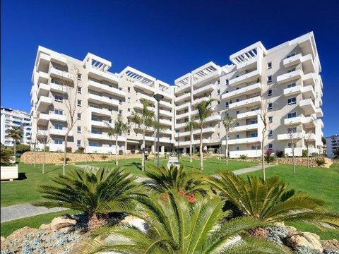 This magnificent apartment for sale in Nueva Andalucía presents a unique opportunity to reside in one of the most privileged areas of the Costa del Sol. Bathed in southern sunlight, this home boasts 110 square meters of living space spread across 3 b...