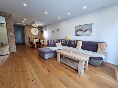 For sale is a ground floor apartment only 800 m away from the sea and beautiful beaches, Materada and Saladinke. The apartment has an area of 85m2 with a spacious yard of 155m2. It consists of an entrance area leading to an open space living room, ki...