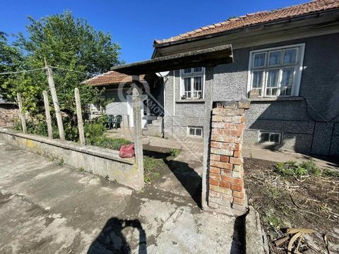 Imoti Tarnovgrad offers you a house in the village of Parvomaytsi. The village is located 5 km from the town. Gorna Oryahovitsa, 12 km north of Veliko Tarnovo. The offered property with an area of 110 sq.m. Distributed between three rooms, kitchen an...