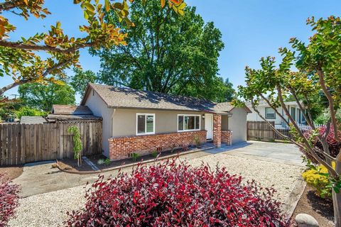 Your search for the sweet turnkey Sonoma home ends here! Step into this extensively renovated single-story, 2-bed, 2-bath haven, ideally located just 2 miles from the Historic Sonoma Square. Upon entering, you'll find a move-in-ready home boasting ne...