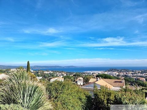 Cavalaire facing the sea - Provencal villa on 2 levels with MAGNIFICENT SEA VIEW, SOUTH exposure. It invites you with spacious living room of 50m2, equipped kitchen, bedroom, shower room, bathroom, dressing room, toilet, office/bedroom. On the ground...