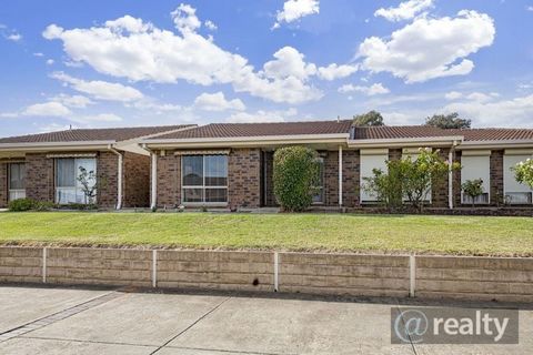 * Only a short stroll to leafy parks, playgrounds, schools and transport. Close to Clovercrest Village, Ingle Farm Shopping Center and Tea Tree Plaza. Highlights Include: * Freshly Painted througout. * Main bedroom has mirrored robes. * Large second ...