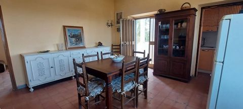 Appartement à la campagne avec jardin Dans un appartement trifamilial à rénover avec jardin dans la région toscane/Terme, à quelques pas des attractions thermales de la ville de Viterbe. La frénésie du quotidien fait souvent naître l'envie de vivre à...