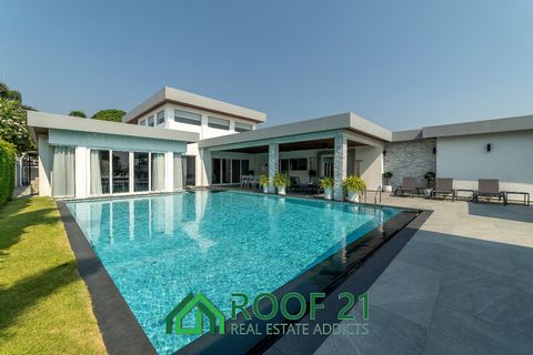 Rare item Hillside The Epitome of Modern, Comfortable, and Luxurious Living This exquisite pool villa in Pattaya represents the pinnacle of luxurious living, perfectly blending modernity with convenience. Designed to cater to every lifestyle, it is i...