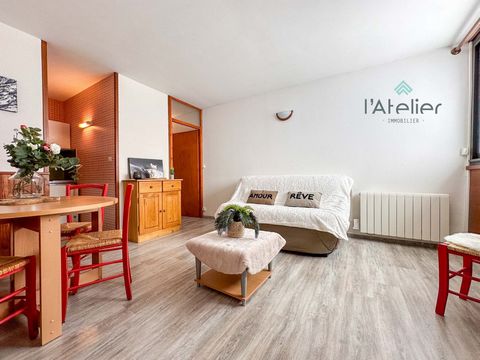 Entrez et profitez sans attendre de ce studio de 27 m2 avec une vue exceptionnelle sur les estives et les granges de montagne. Proche des pistes et à deux pas de l'arrivée du téléphérique, stationnement gratuit disponible juste au pied de la résidenc...