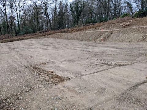 ''Plongez au coeur de Landerneau, une ville dynamique et pleine de charme, nichée dans le Finistère, en Bretagne. Découvrez dès maintenant une opportunité unique : des terrains constructibles qui vous sont présentés dans ce cadre idyllique. Nous somm...