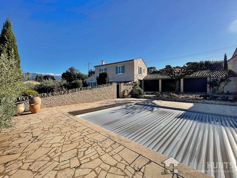 Provence, Vaucluse, come and discover this real estate complex overlooking the village, made up of two farmhouses, its garden planted with Mediterranean species, equipped with an automatic watering and drip system. drop, as well as its heated swimmin...