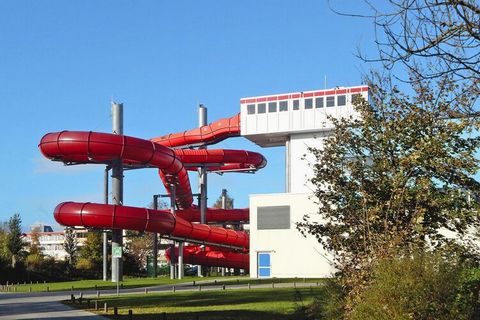 Het populaire vakantie- en recreatiepark Weissenhäuser Strand ligt direct aan een 3 kilometer lang zandstrand aan de Oostzee. Vooral gezinnen vinden hier afwisseling: het subtropische zwemparadijs, het junglelandavontuur en een wakeboard- en waterski...