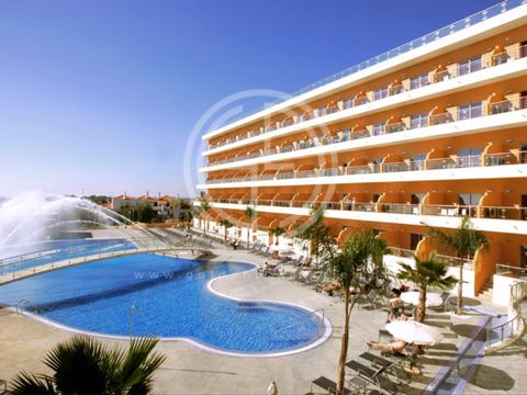 1 bedroom apartment with 56m2, sea view, located in the Hotel Balaia Atlântico, Vale Navio, Albufeira. The Apartment is located on the 1th floor of the building and has a living room with kitchenette, bedroom and bathroom. The living room has a large...