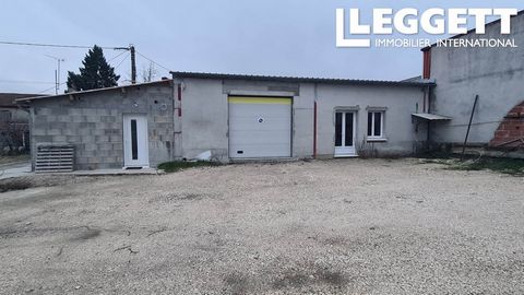 A18334SOC24 - Storage warehouse of 180 m2 with a new two-room flat with fully equipped kitchen. Parking of 300m2. Information about risks to which this property is exposed is available on the Géorisques website : https:// ...