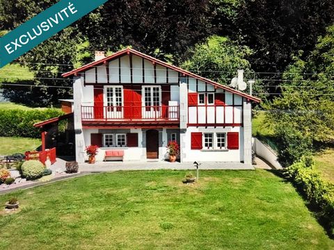 Located in Larceveau-Arros-Cibits, this property benefits from a peaceful mountain environment, ideal for lovers of nature and outdoor activities. Close to the ski resorts and the Way of Saint-Jacques-de-Compostelle, this house offers an exceptional ...