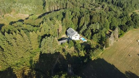 Maison familiale ou exploitable en hôtel chambres hôtes espace de soins