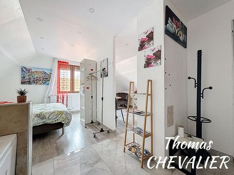 Thomas CHEVALIER offers for sale this architect's house renovated in 2022, located 