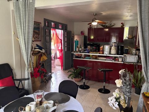A vendre BAS DE VILLA TYPE 4 A SAINTE LUCE (972)