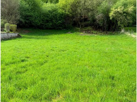 Parcelle de terrain de 1500 m2 au calme.