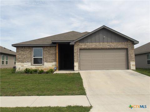 Modern 4-Bedroom Home Near Belton Lake! Discover comfort and convenience in this beautifully built 2022 home, nestled in a newly established subdivision just minutes from scenic Belton Lake with no HOA!!!! Featuring 4 spacious bedrooms and 2 full bat...