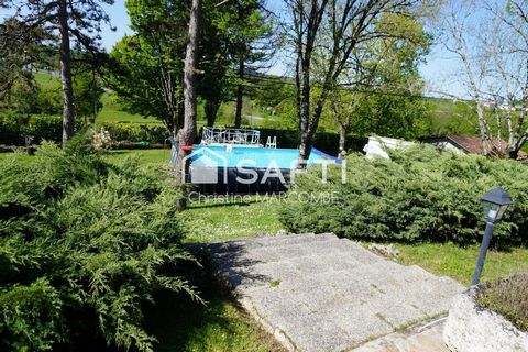 Deux logements en un, avec piscine et parc arboré
