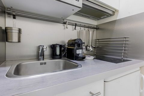 Checkmyguest vous propose un charmant studio de 17m², cosy et confortable, idéalement situé dans le quartier dynamique de Notre-Dame-des-Champs. Profitez de la proximité des magnifiques Jardins du Luxembourg pour des balades reposantes. Ce studio est...