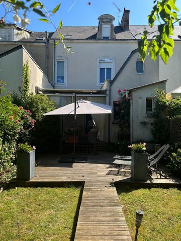 MAISON FAMILIALE- JARDIN DES PLANTES