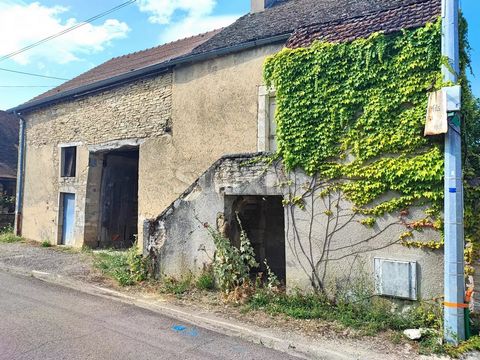 Ref 66566 PP-exclusive Old village house to renovate in the town of Bligny les Beaune, the set includes a cellar dwelling of 50 m². Ground floor 3 rooms with 52 m² floor space, fireplace, Burgundy flagstone, terracotta, an attic which can be converte...