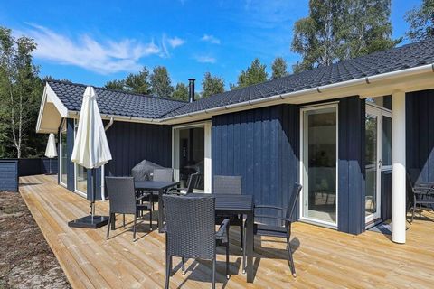 Holiday home in the highest quality and with a perfect location in quiet surroundings only about 500 meters from the best beach at Østerby and a short distance to popular golf course and Østerby's lively harbor with shops, shopping and restaurants. T...