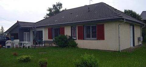 Pretty single-storey house with an area of 100 m2 with an electric gate on a plot of 1104 m² fenced. For nature lovers hiking trails and beautiful scenery is nearby. Quiet environment while remaining close to Bort-les-Orgues and Ussel. The house cons...